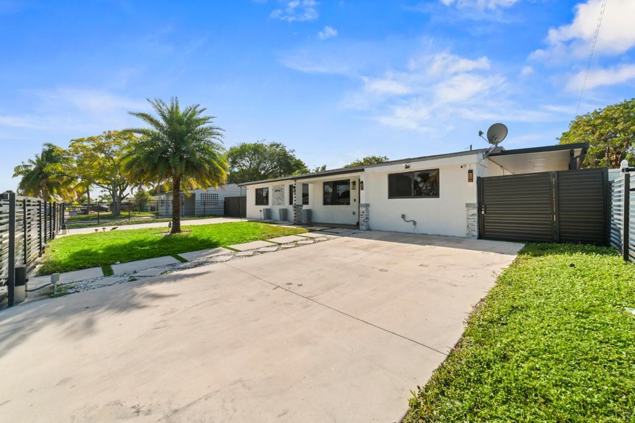 Luxury Getaway With Retreat Heated Pool And Jacuzzi L31 Villa Miami Exterior photo